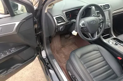 Ford Mondeo 2018, 57800 км, за 10311 USD - фото 18
