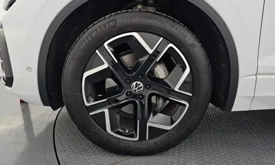Volkswagen Touareg 2024, 18074 км, за 49570.37 USD
