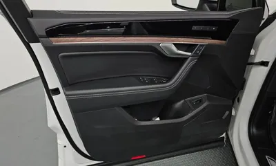 Volkswagen Touareg 2024, 18074 км, за 49570.37 USD - фото 24