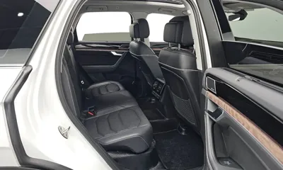 Volkswagen Touareg 2024, 18074 км, за 49570.37 USD - фото 26