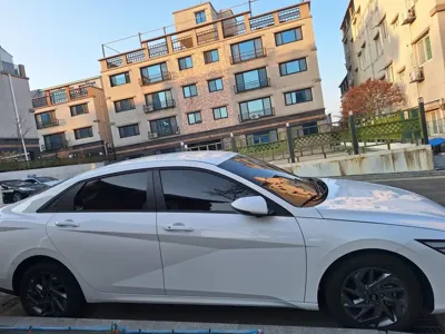Hyundai Avante 2025, 25000 км, за 12950.11 USD