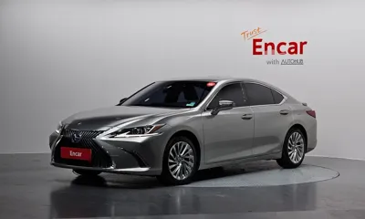 Lexus ES · 2020 год