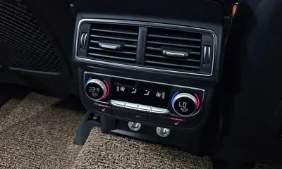 Audi Q7 2019, 102193 км, за 16576.73 USD - фото 31