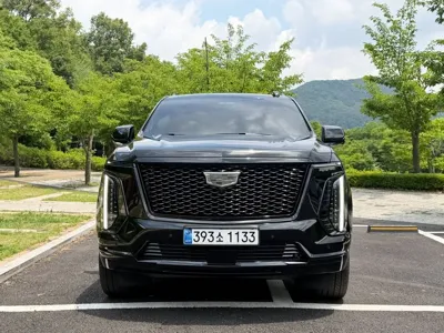 Cadillac Escalade 2025, 7800 км, за 113561.77 USD