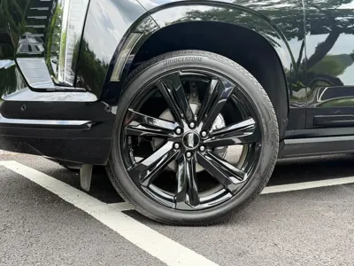 Cadillac Escalade 2025, 7800 км, за 113561.77 USD