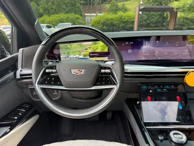 Cadillac Escalade 2025, 7800 км, за 113561.77 USD - фото 11