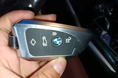 BMW 3 Series 2022, 106900 км, за 21749 USD - фото 23