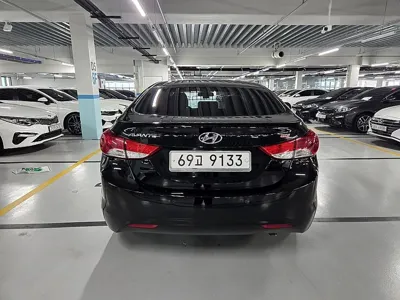 Hyundai Avante 2013, 77475 км, за 4012.17 USD