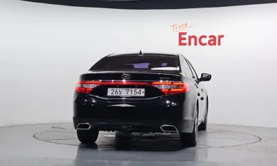 Hyundai Grandeur 2015, 163235 км, за 3907.01 USD