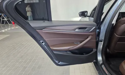 BMW 5-Series 2018, 98287 км, за 14703.95 USD - фото 25