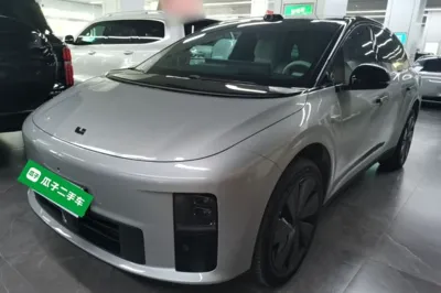 Li Auto Li Auto i6 · 2025 год