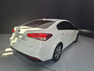 Kia K3 2016, 120963 км, за 5579.62 USD