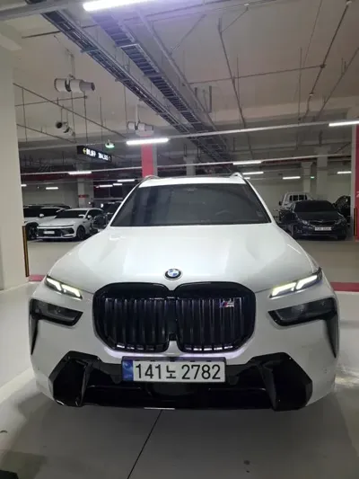 BMW X7 · 2023 год