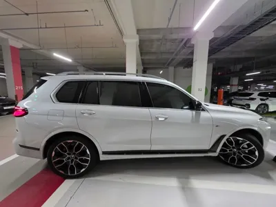 BMW X7 2023, 45000 км, за 59734.8 USD