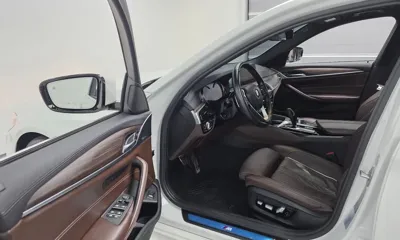 BMW 5-Series 2018, 47654 км, за 21333.86 USD - фото 11