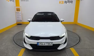 Kia K5 2022, 60369 км, за 18970.72 USD