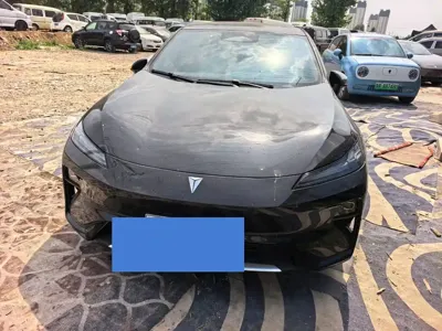 Deepal Deepal L07 2024, 31000 км, за 12654.26 USD