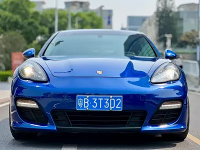 Porsche Panamera 2012, 180000 км, за 13084.02 USD
