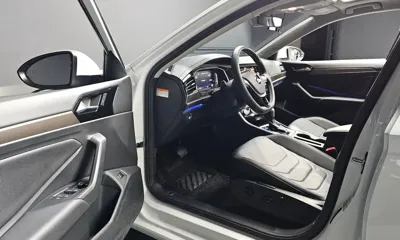 Volkswagen Jetta 2021, 8295 км, за 24377.55 USD - фото 10