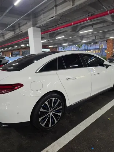 Mercedes-Benz EQE 2023, 43000 км, за 35268.27 USD
