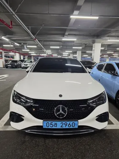 Mercedes-Benz EQE 2023, 43000 км, за 35268.27 USD