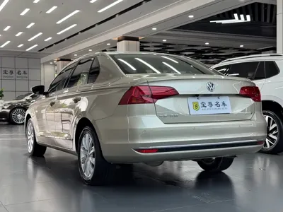 Volkswagen Bora 2017, 171800 км, за 4384.85 USD