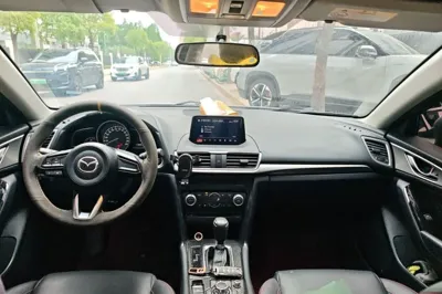 Mazda Mazda 3 Axela 2017, 80600 км, за 8727 USD - фото 6