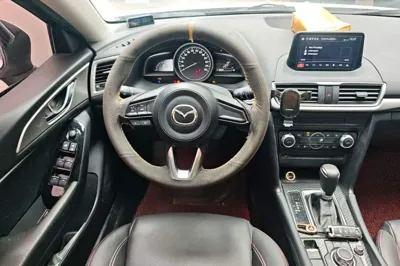 Mazda Mazda 3 Axela 2017, 80600 км, за 8727 USD - фото 7