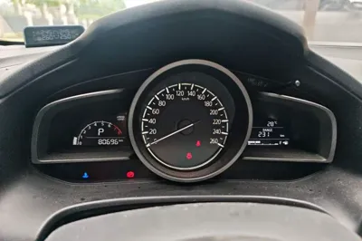 Mazda Mazda 3 Axela 2017, 80600 км, за 8727 USD - фото 8