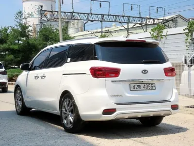 Kia Canival 2019, 103836 км, за 9902.29 USD