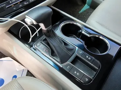 Kia Canival 2019, 103836 км, за 9902.29 USD