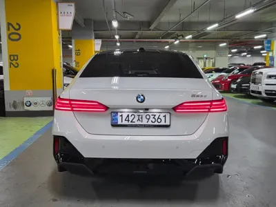 BMW 5-Series 2024, 11303 км, за 40242.22 USD