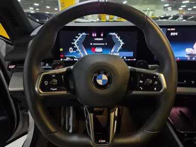 BMW 5-Series 2024, 11303 км, за 40242.22 USD - фото 6