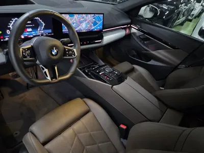 BMW 5-Series 2024, 11303 км, за 40242.22 USD - фото 7