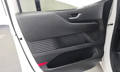 Hyundai Staria 2022, 78842 км, за 14911.76 USD - фото 24