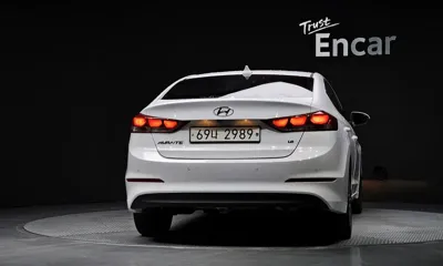 Hyundai Avante 2018, 98929 км, за 7025.77 USD