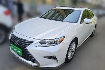 Lexus ES · 2015 год
