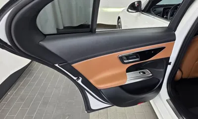Mercedes-Benz E-Class 2024, 31620 км, за 34853.44 USD - фото 25
