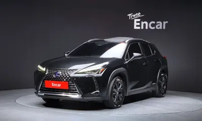 Lexus UX · 2021 год