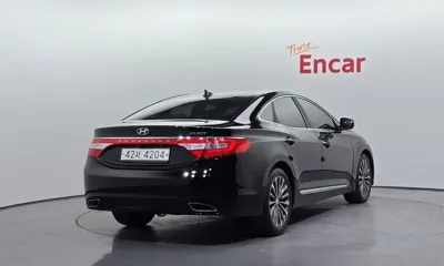 Hyundai Grandeur 2014, 236780 км, за 2953.92 USD