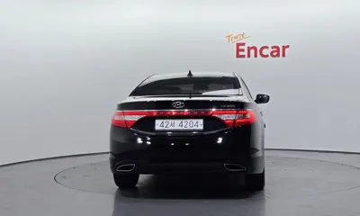Hyundai Grandeur 2014, 236780 км, за 2953.92 USD