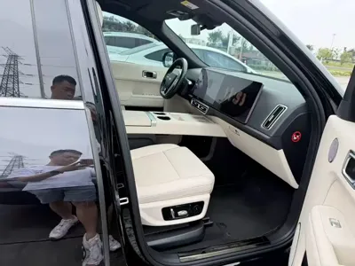Li Auto Li L9 2023, 110000 км, за 31796.37 USD