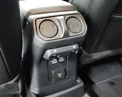 Jeep Wrangler 2022, 66527 км, за 26782.8 USD - фото 12
