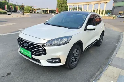 Ford Escape · 2020 год