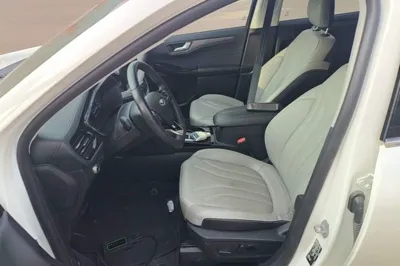 Ford Escape 2020, 35400 км, за 12789 USD - фото 17