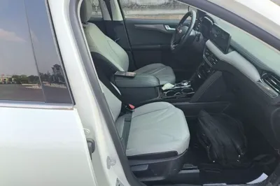 Ford Escape 2020, 35400 км, за 12789 USD - фото 19