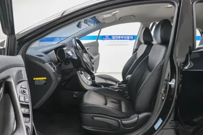 Hyundai Avante 2014, 113361 км, за 3382.78 USD - фото 8