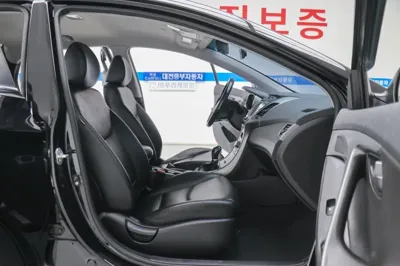 Hyundai Avante 2014, 113361 км, за 3382.78 USD - фото 10