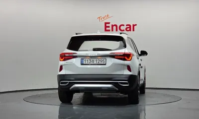 Kia Seltos 2023, 27015 км, за 13023.37 USD