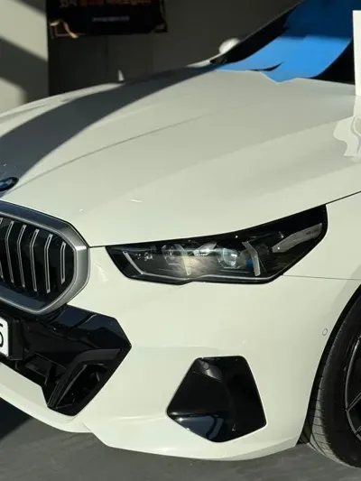 BMW 5-Series 2026, 5500 км, за 44965.21 USD